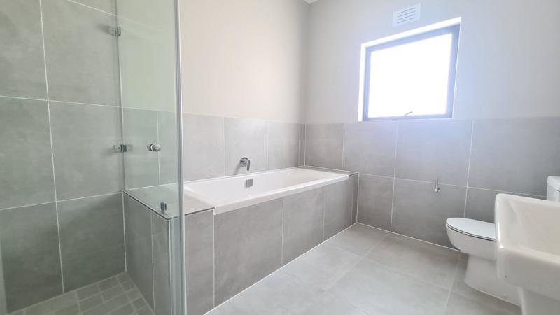 3 Bedroom Property for Sale in Sunningdale Western Cape